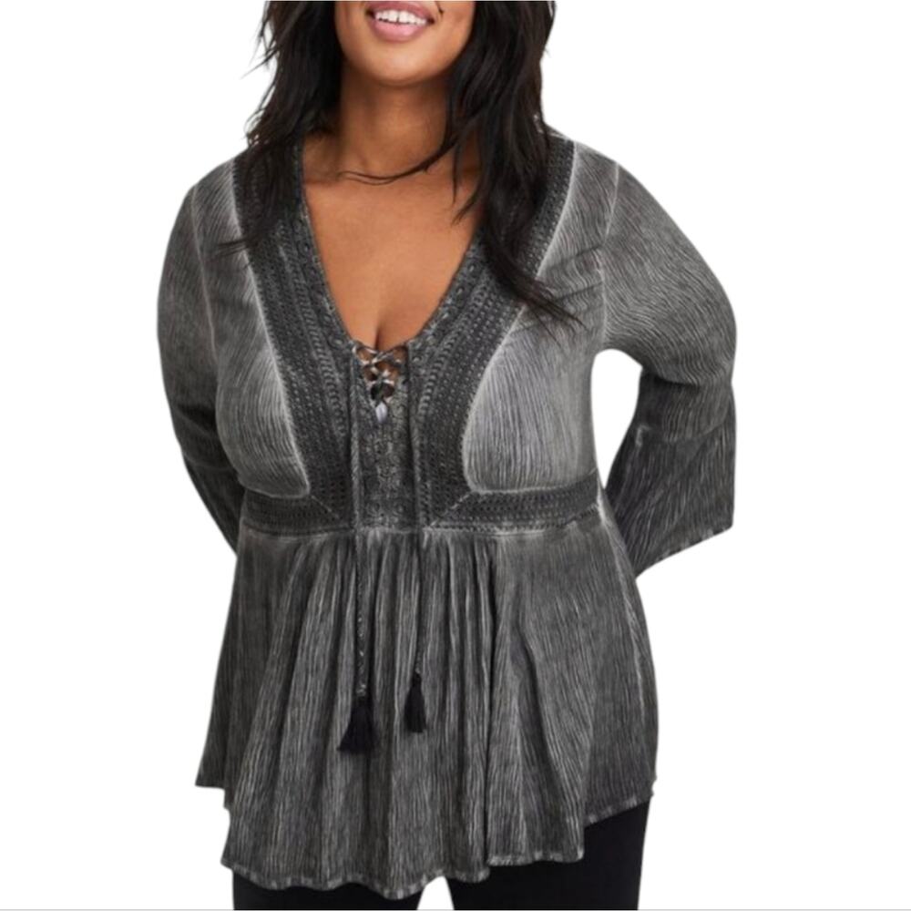 Torrid Grey Crinkle Babydoll Gauze Crochet Trim Lace-Up Top Plus Size 2 2X